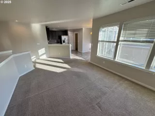 Photo #5: 203888776 Listing 