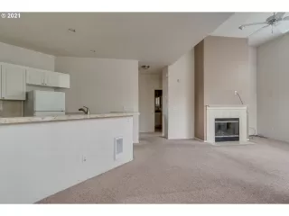 Photo #5: 20388970 Listing