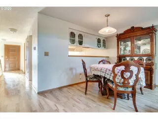 Photo #2: 20390018 Listing