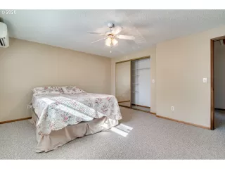 Photo #6: 20390018 Listing