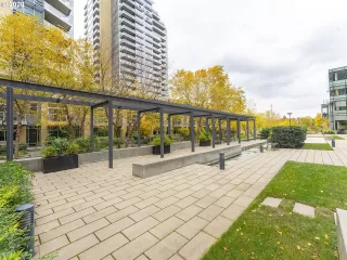 Photo #5: 20390512 Listing