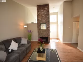 Photo #5: 20390978 Listing 