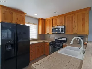 Photo #3: 20391227 Listing