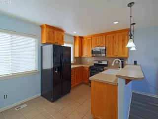 Photo #5: 20391227 Listing