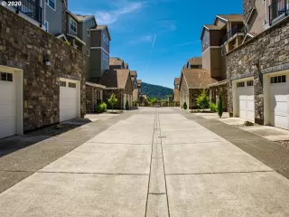 Photo #1: 20391854 Listing