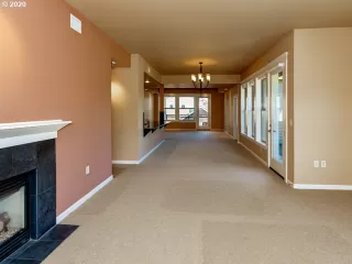 Photo #6: 20391854 Listing