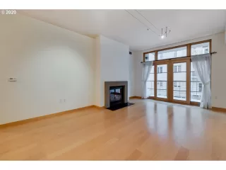 Photo #6: 20392219 Listing