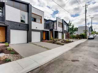 Photo #2: 20392626 Listing 