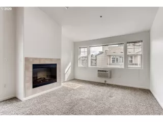 Photo #6: 20392725 Listing