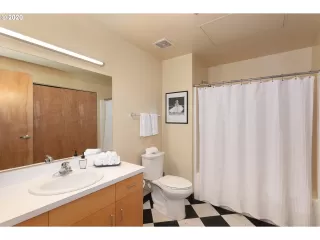 Photo #1: 20393222 Listing