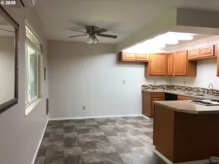 Photo #3: 20393898 Listing