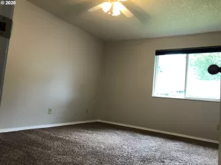 Photo #5: 20393898 Listing