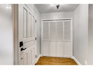 Photo #1: 20394263 Listing