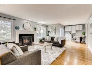 Photo #2: 20394263 Listing