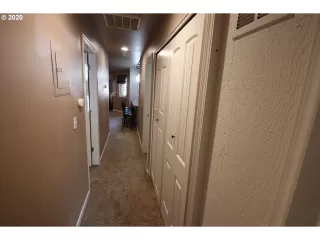 Photo #2: 20394283 Listing