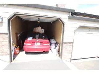 Photo #3: 20394283 Listing