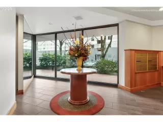 Photo #4: 20395155 Listing