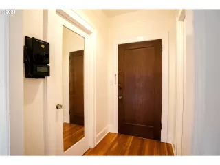 Photo #3: 20395297 Listing