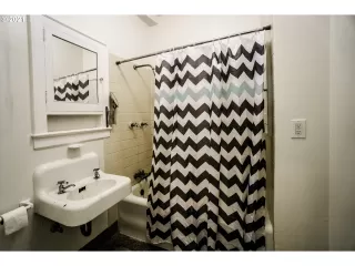 Photo #4: 20395297 Listing