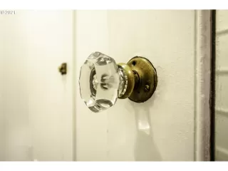 Photo #6: 20395297 Listing