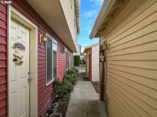 Photo #2: 20397193 Listing