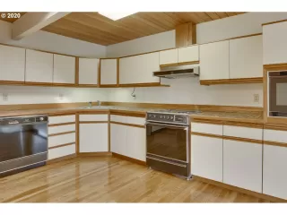 Photo #6: 20397233 Listing 