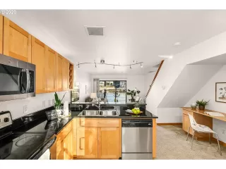 Photo #3: 20398523 Listing 