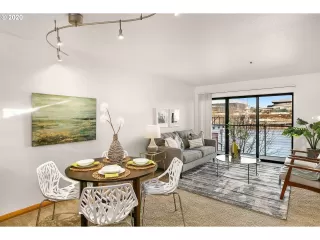 Photo #4: 20398523 Listing 