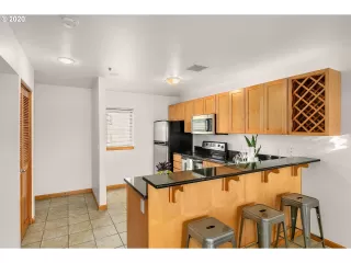 Photo #5: 20398523 Listing 