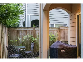 Photo #6: 20398787 Listing