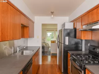 Photo #6: 20398813 Listing 