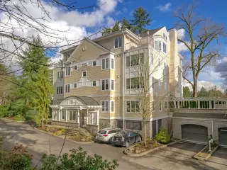 Photo #2: 20398964 Listing