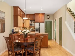 Photo #4: 20400065 Listing