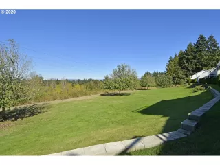 Photo #1: 20400292 Listing