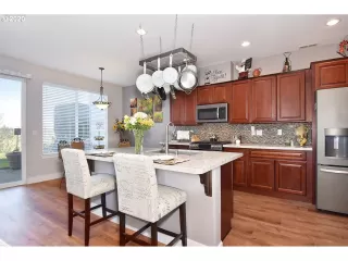 Photo #6: 20400292 Listing