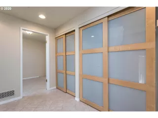 Photo #6: 20400746 Listing 