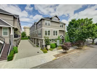 Photo #1: 20400844 Listing