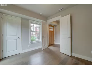 Photo #3: 20400844 Listing