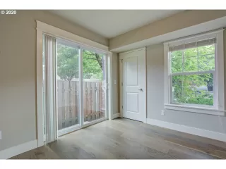 Photo #4: 20400844 Listing