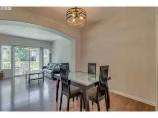 Photo #2: 20401191 Listing