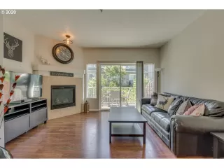 Photo #4: 20401191 Listing