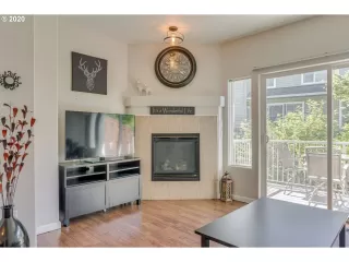 Photo #6: 20401191 Listing