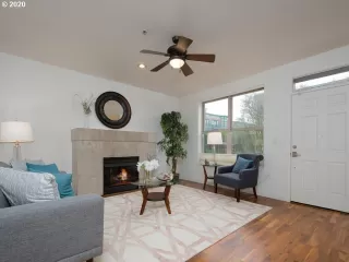 Photo #6: 20401722 Listing