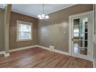 Photo #2: 20402239 Listing