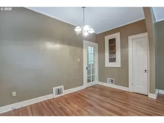 Photo #3: 20402239 Listing