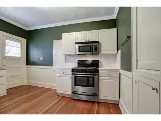 Photo #6: 20402239 Listing