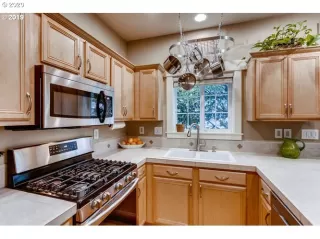 Photo #2: 20402696 Listing