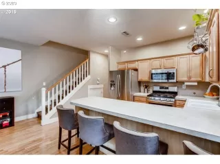 Photo #3: 20402696 Listing