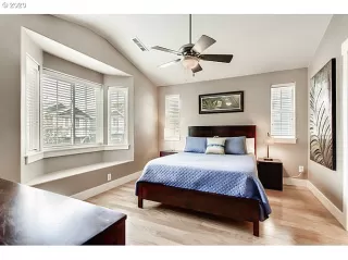 Photo #6: 20402696 Listing