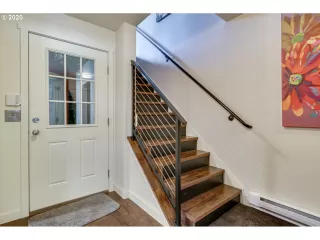 Photo #1: 20404159 Listing